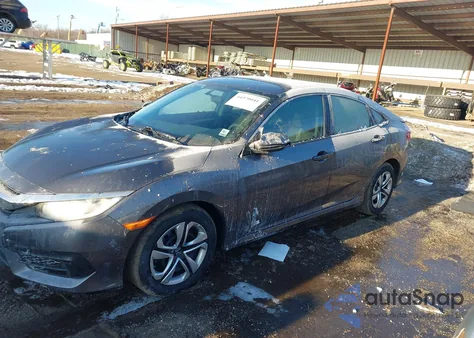 2018 Honda Civic Lx z USA, uszkodzony, nr VIN 19XFC2F52JE013132
